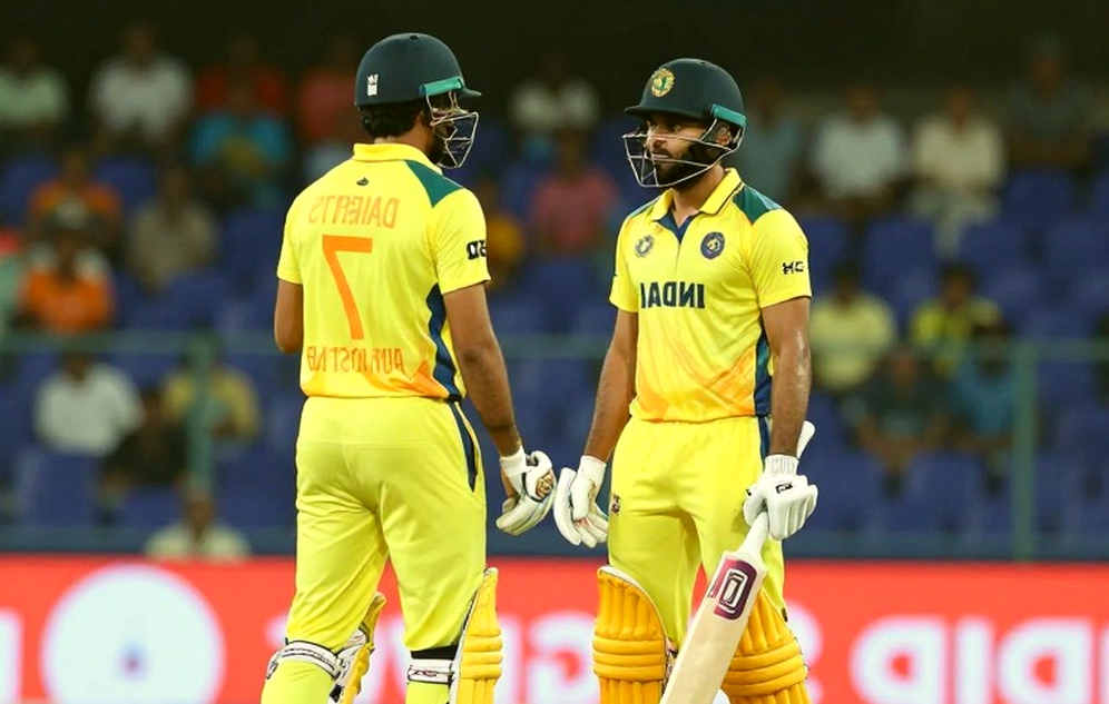 113 रन, 39.3 ओवर: भारत A का ढहना टैलेंट की कहानी नहीं, टॉस और सीम की कहानी है
